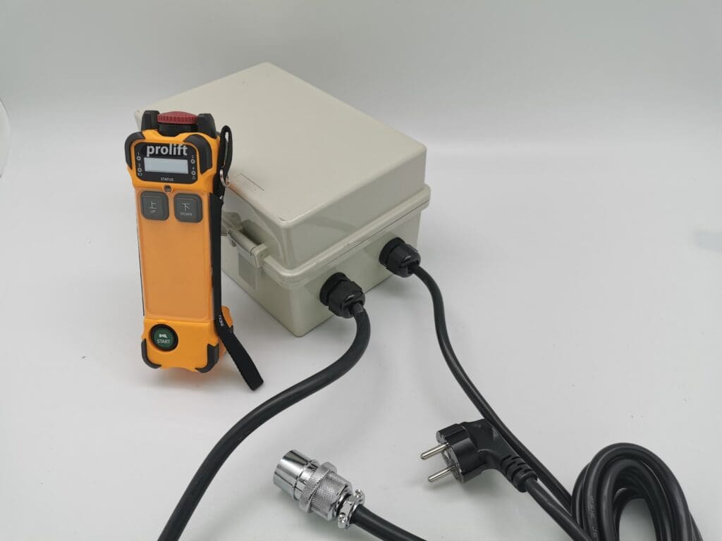 Takel : REMOTE CONTROL VHF Stop/start singel speed NS op-neer
